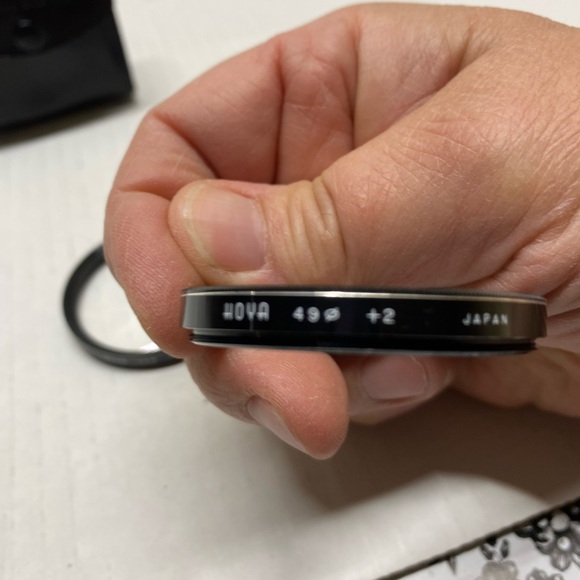 *M5 Hoya 49mm Close-Up Filter Set includes three filters with diopter strengths - Picture 12 of 12